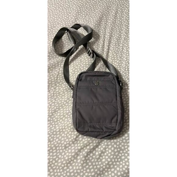 Gymshark crossbody bag - Picture 2 of 2